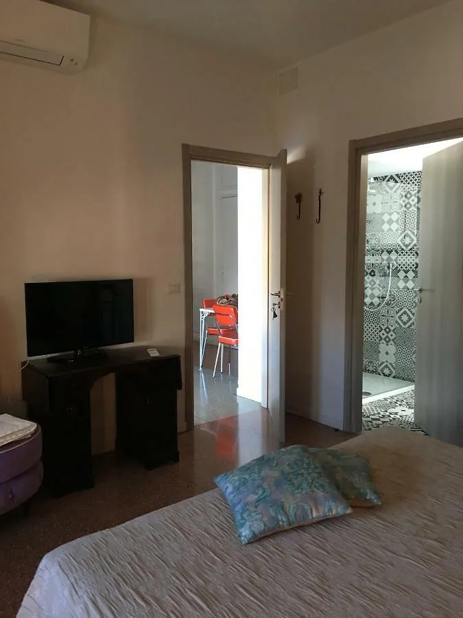 Zonatortona B&B Milan 0*,  Italy